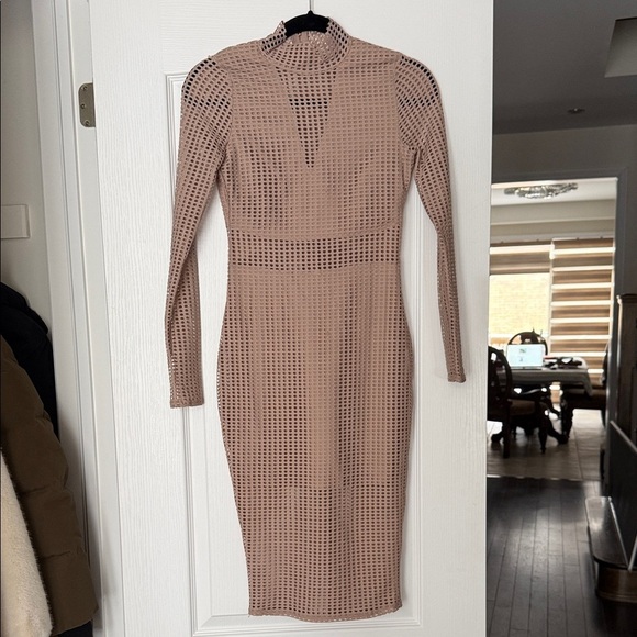 Dresses & Skirts - Elegant Tan Long Sleeve Dress